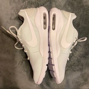 NWOT Women’s Nike Air Max Oketo Aqua Sneakers